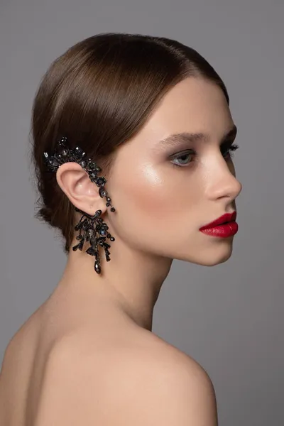 Profile Girl Dark Hair Red Lipstick Beautiful Decoration Her Ear — Stock Photo, Image