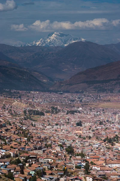Cusco mit schneebedeckten Anden — Stockfoto