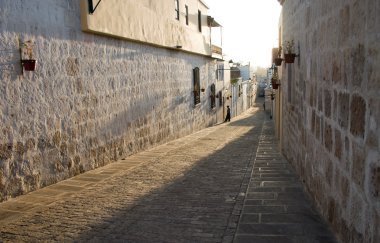 arequipa öğleden sonra güneş ışığında sokak