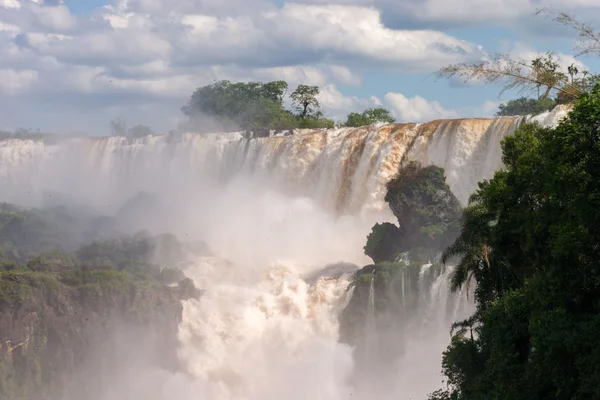 L'Iguacu tombe en Argentine Brésil — Photo