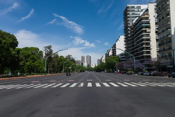 Буэнос-Айрес улица с двенадцатью дорожками Лицензионные Стоковые Изображения