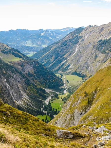 Alpental senkrecht — Stockfoto