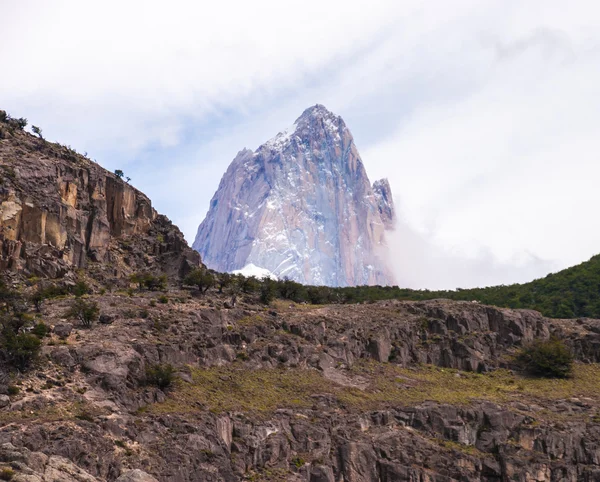 Fitzroy visto da el chalten in nuvole — Foto Stock