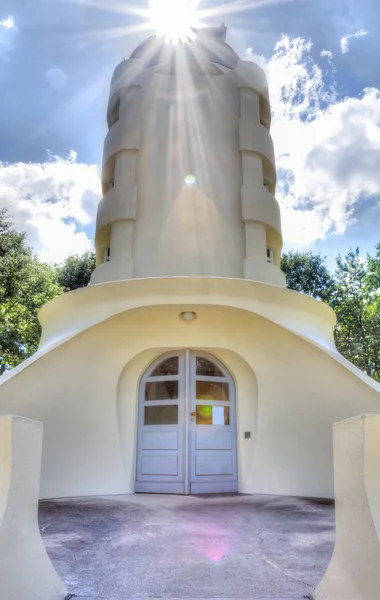 Der einstein-turm in potsdam am naturpark in hdr — Stockfoto