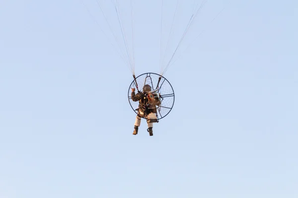 Paraglider med motor — Stockfoto