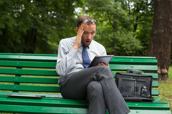 Bedrijf met tablet pc — Stockfoto