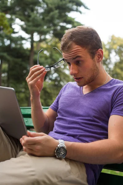 Student met computer — Stockfoto