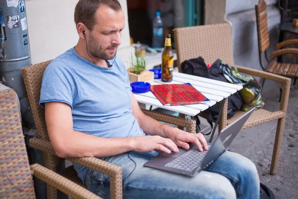 Man outdoors — Stock Photo, Image