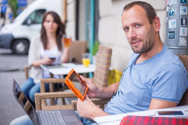Man with tablet — Stock Photo, Image
