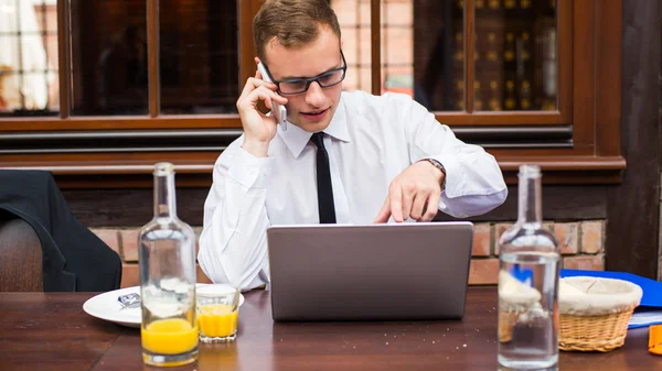 Businessman making call — Stock Photo, Image