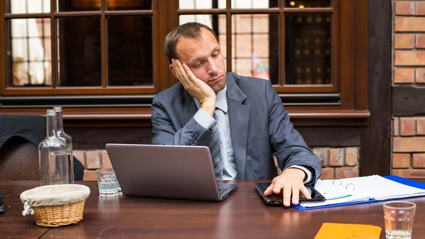 Müder Geschäftsmann — Stockfoto