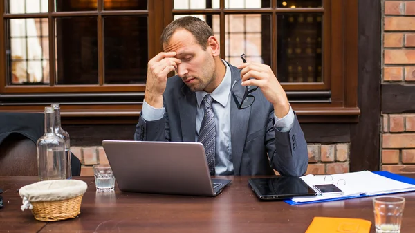 Hombre de negocios cansado —  Fotos de Stock