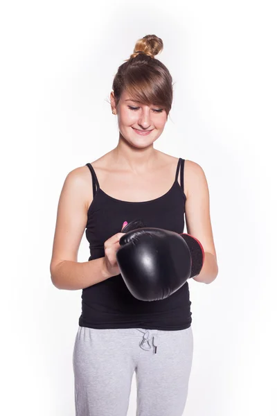 Mujer con guante de boxeo — Foto de Stock