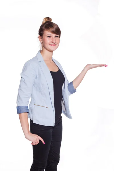 Geschäftsfrau streckt für Geschenk die Hand aus — Stockfoto