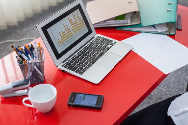 Werkplek met laptop — Stockfoto