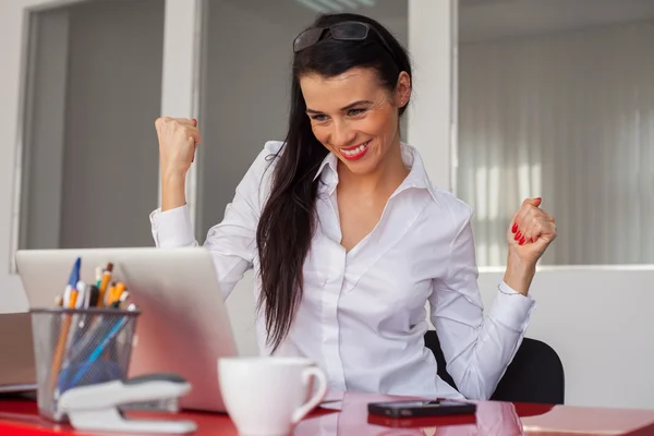 Businesswoman in office — Stock Photo, Image