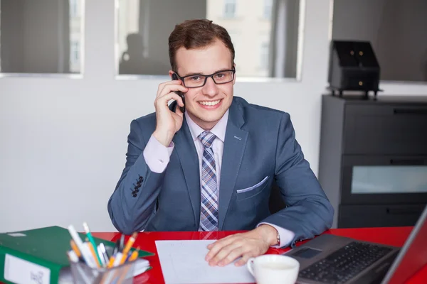 Biznesmen na telefon komórkowy — Zdjęcie stockowe