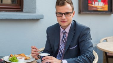 işadamı having kahvaltı