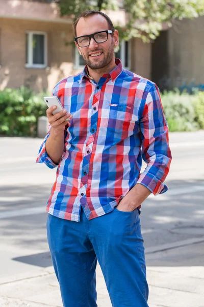 Man met mobiele telefoon — Stockfoto