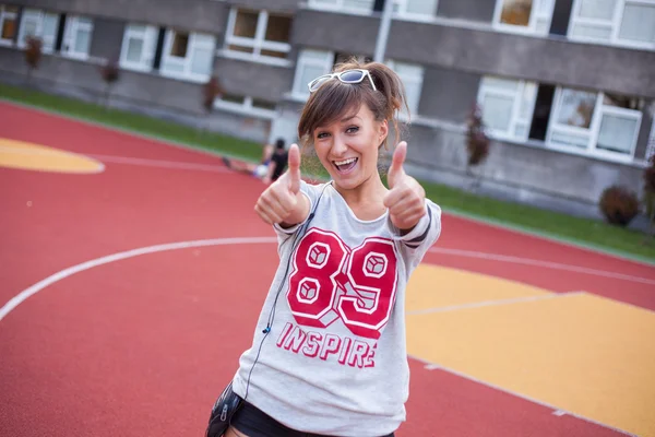 Mädchen auf Rollerblades — Stockfoto