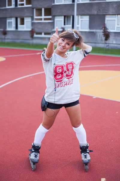 Girl on rollerblades — Stock Photo, Image