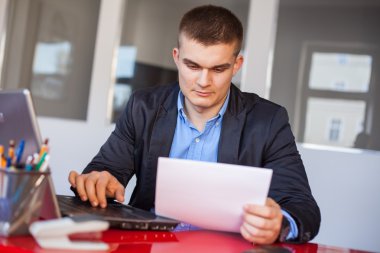 İşadamı Çalışıyor