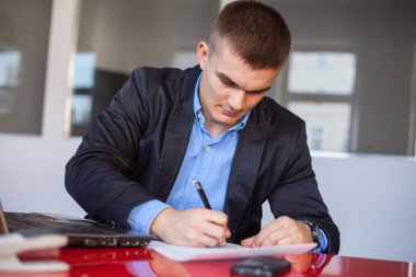 İşadamı Çalışıyor