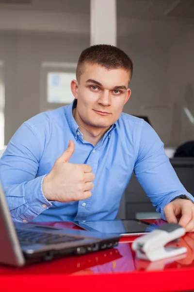 Businessman showing thumb up — Stock Photo, Image