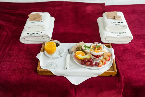 Tray with breakfast food — Stock Photo, Image