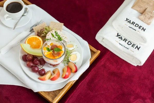 Tray with breakfast food — Stock Photo, Image