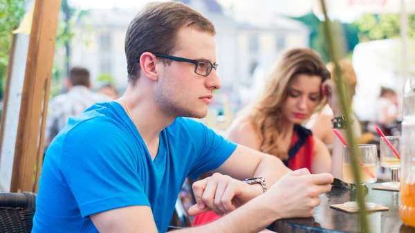 Uomo e donna nel caffè — Foto Stock