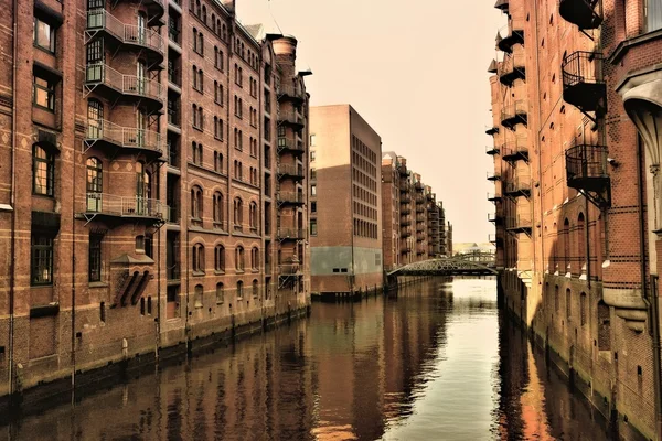 El distrito de almacenes en Hamburgo — Foto de Stock