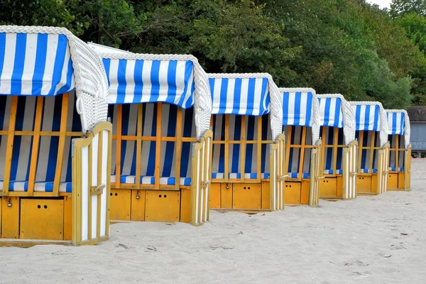 Cadeiras de praia na praia — Fotografia de Stock