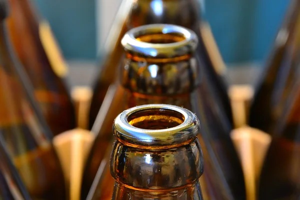 Boş bira şişeleri — Stok fotoğraf