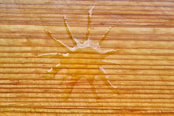 Una gota de agua en forma de sol — Foto de Stock