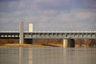 nehir elbe üzerinde oluk köprü