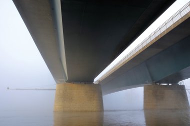 Karayolu Köprüsü nehir elbe üzerinde