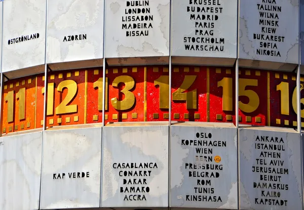 在柏林世界时钟的详细信息 — 图库照片