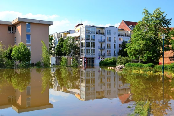 Flooded street during floods in Magdeburg — Stock Photo, Image