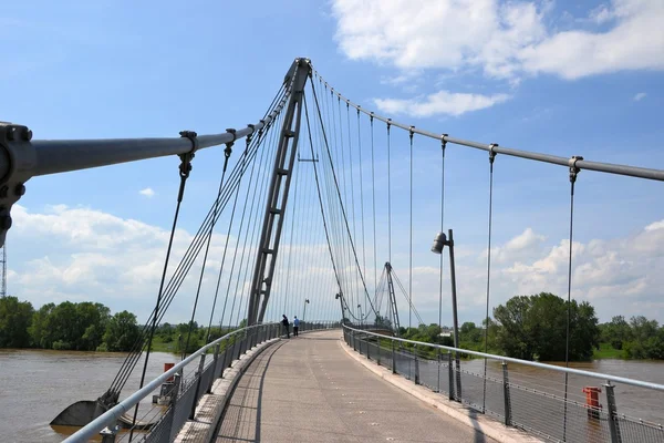 Міст через річки Ельби в Магдебург — стокове фото