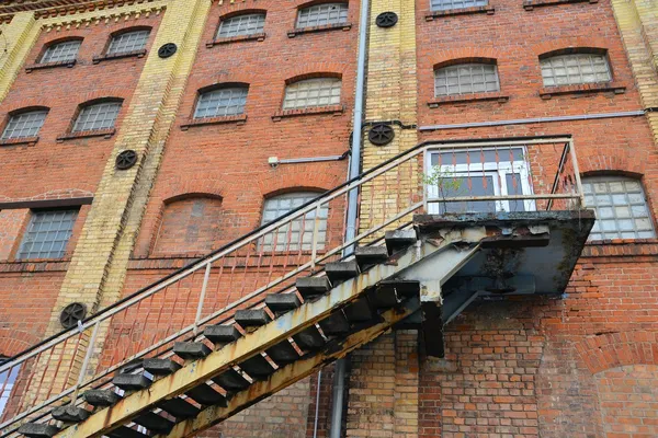 Un edificio vacío una cervecería — Foto de Stock