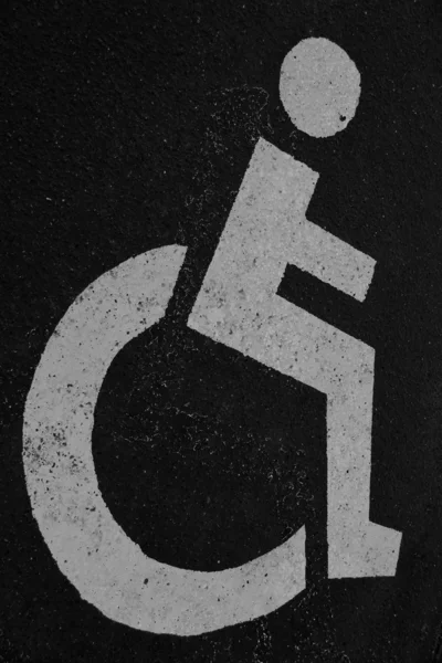 장애인 주차 공간의 상징 — 스톡 사진