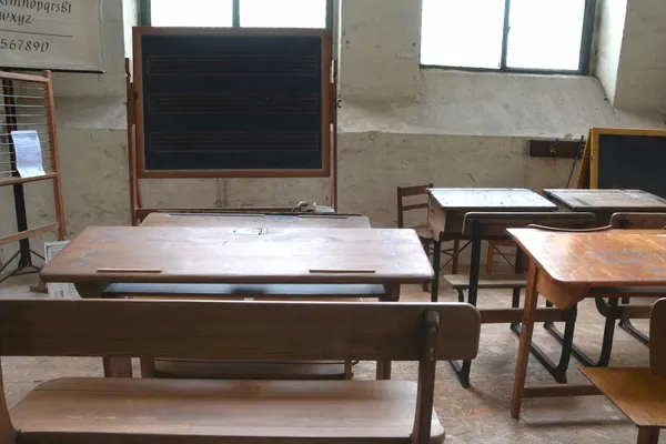 Em uma antiga sala de aula — Fotografia de Stock