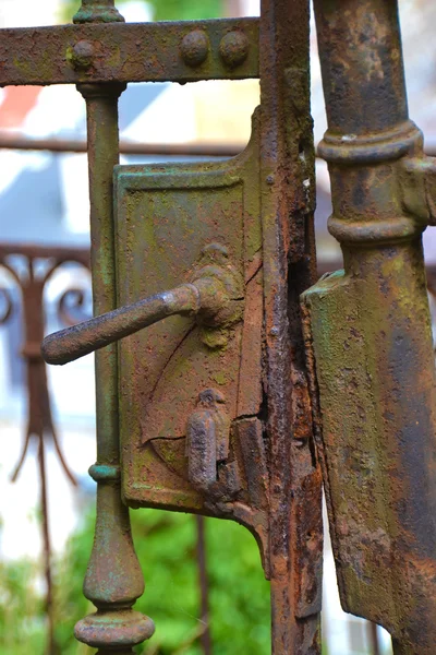 Old historic iron gate in Karlovy Vary — Stock Photo, Image