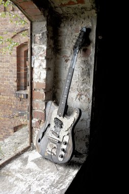yanık gitar