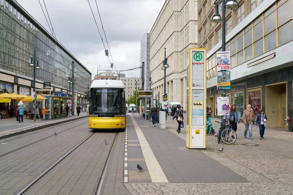 Berlin Tyskland September 2021 Stopp Spårvagn Nära Alexanderplatz Centrala Berlin — Stockfoto