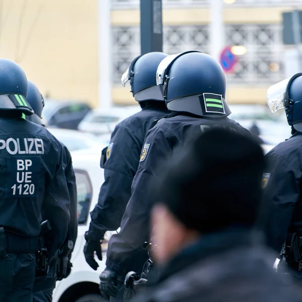 Magdeburg Januar 2022 Sicherheitskräfte Der Polizei Bei Protesten Von Gegnern — Stockfoto