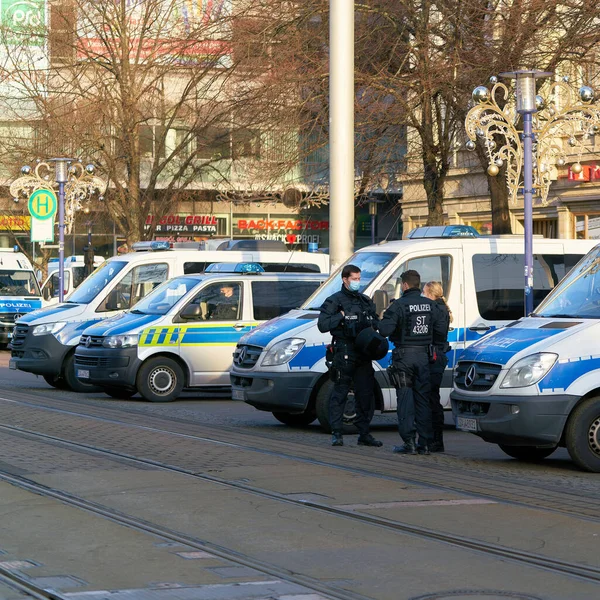 Magdeburg Januar 2022 Sicherheitskräfte Der Polizei Bei Protesten Von Gegnern — Stockfoto