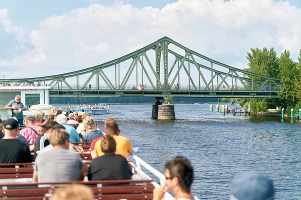 Berlin Germany July 2021 Excursion Boat Havel River Glienicke Bridge — Stock Photo, Image