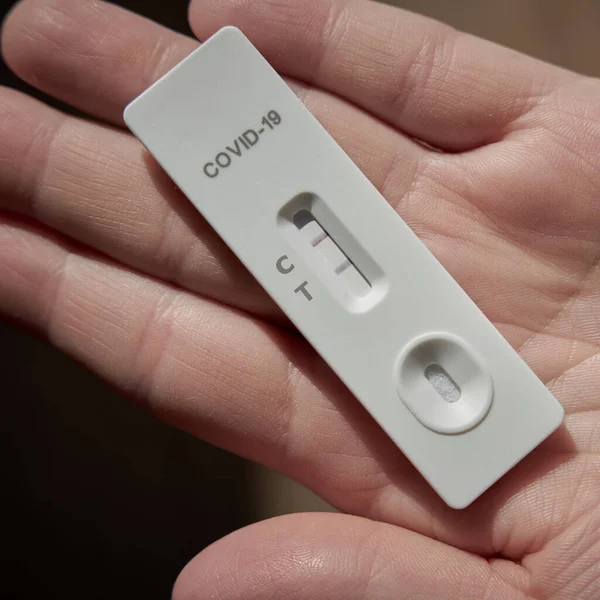  Kendi kendini idare eden Corona antijen testi pozitif sonuç verdi.                              